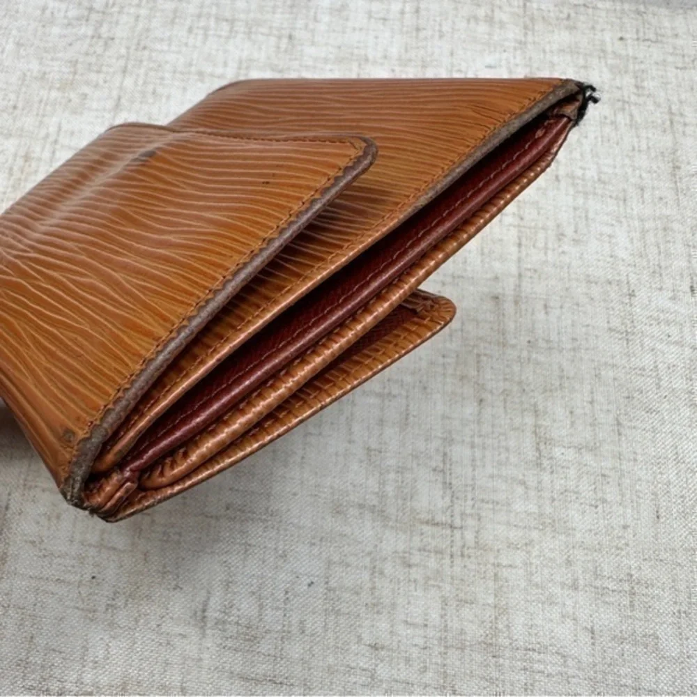 AUTHENTIC Louis Vuitton Marco Wallet. Color: Brown